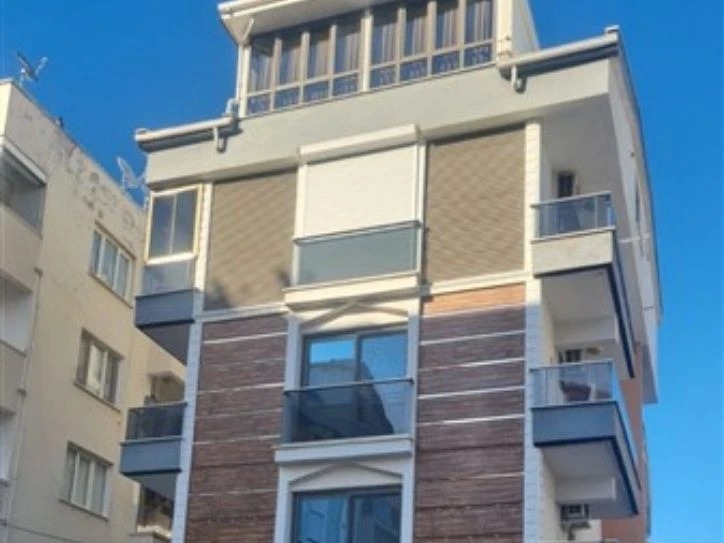 Efeler’de Atatürk Bulvarına Yakın 4+1 Dubleks